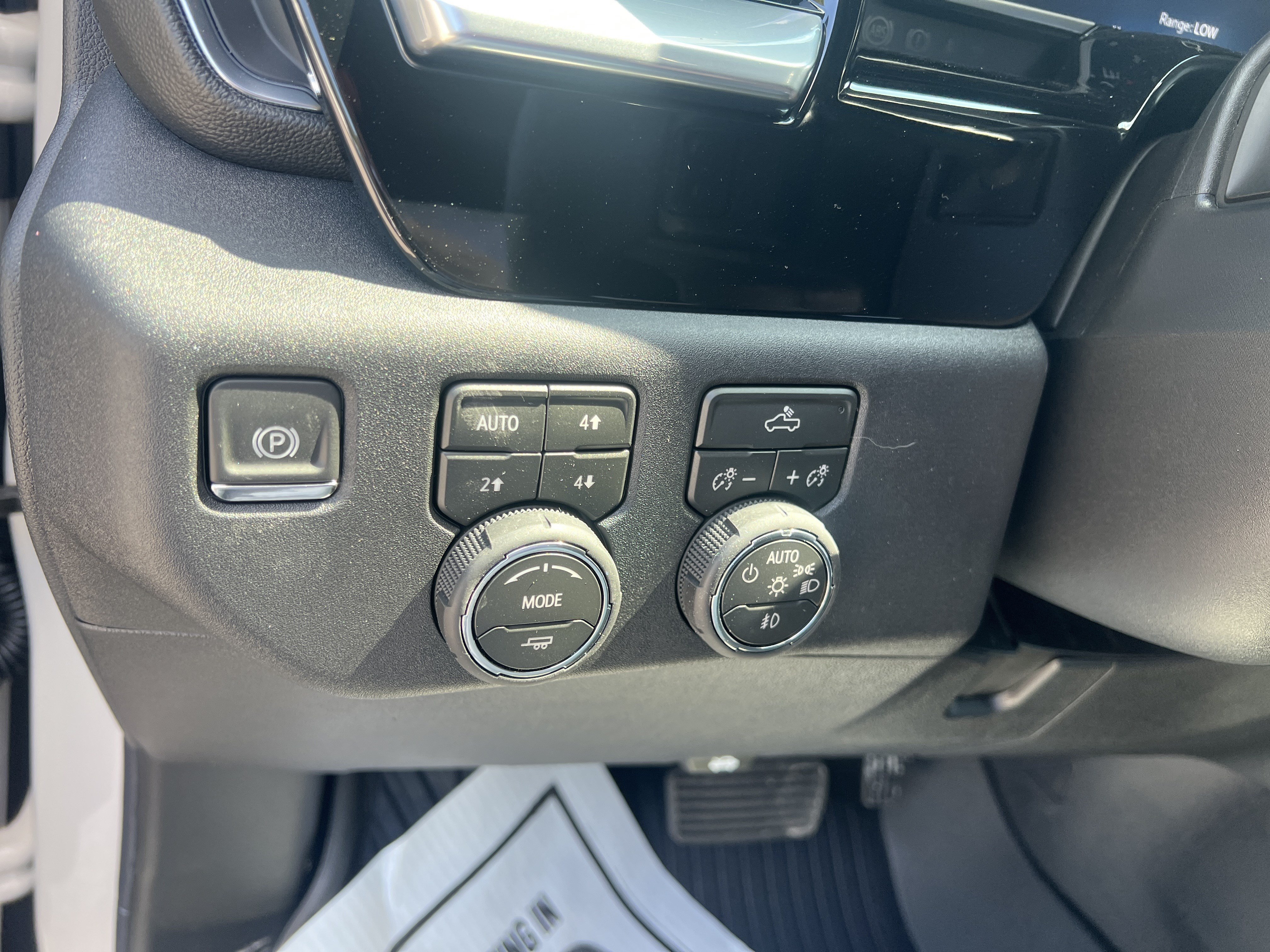 New 2026 Chevrolet Silverado 1500 RST w/ Z71 Off-Road Package AWD/4WD image 11
