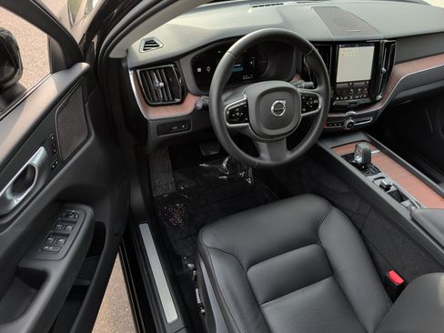 Used 2024 Volvo XC60 T8 Plus w/ Protection Package Premier AWD/4WD image 10
