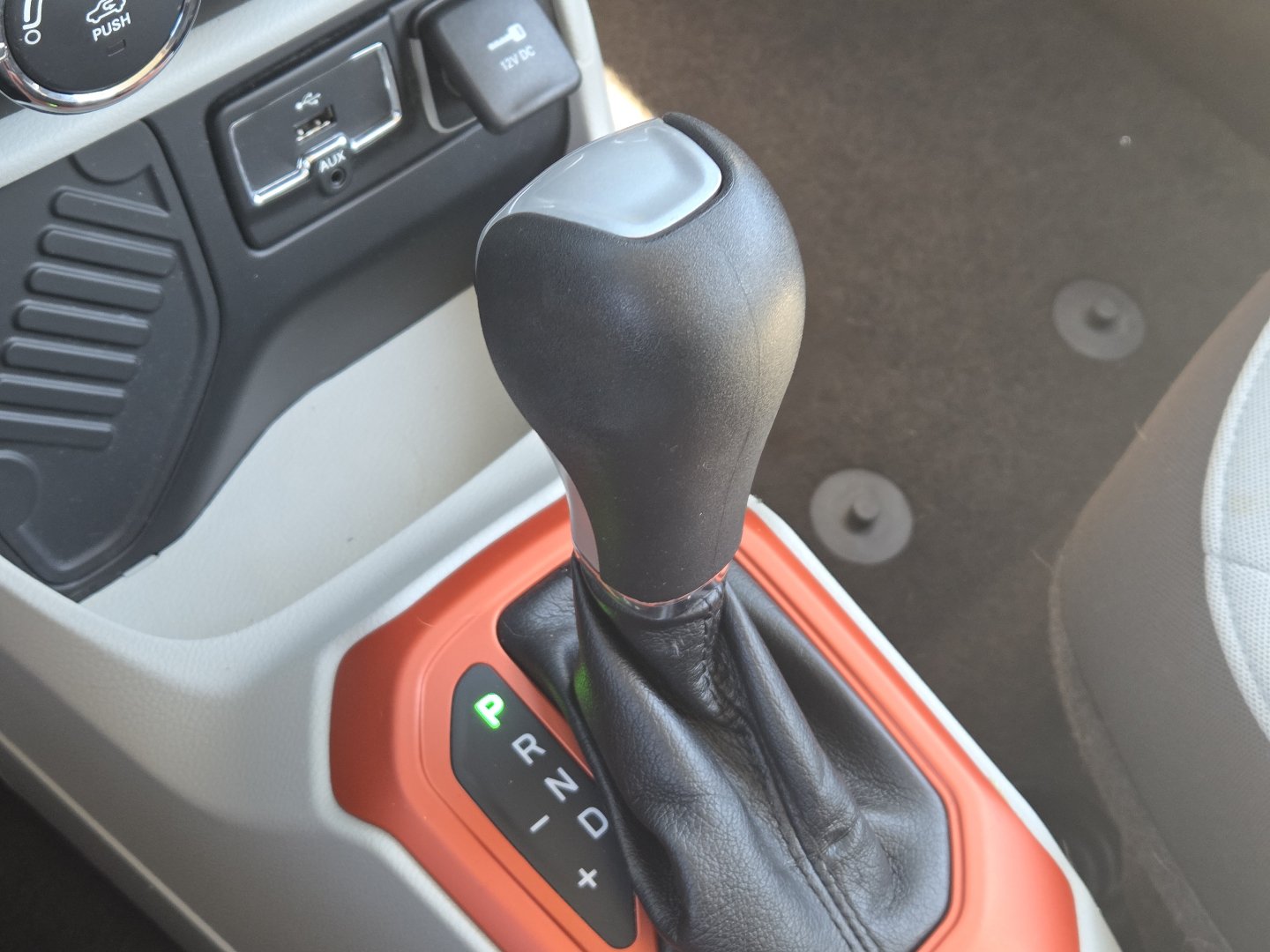 Used 2017 Jeep Renegade Latitude FWD image 5