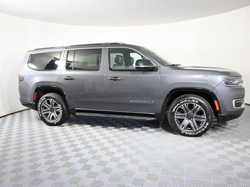 Used 2024 Jeep Wagoneer Series II w/ Flexible Seating Group AWD/4WD image 8