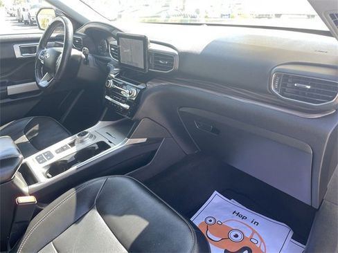 Used 2022 Ford Explorer Limited w/ Equipment Group 301A image 29