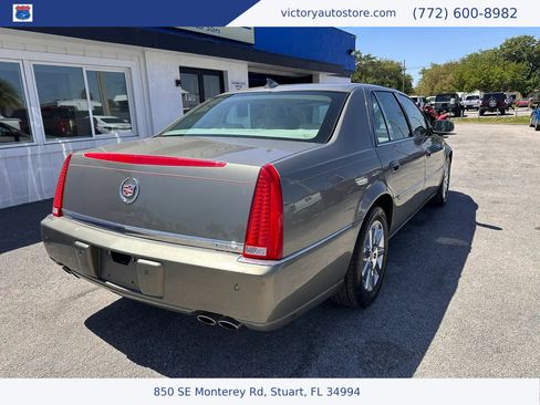 Used 2011 Cadillac DTS Premium image 8