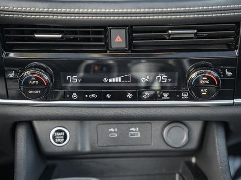 Used 2022 Nissan Rogue SV w/ SV Premium Package image 22