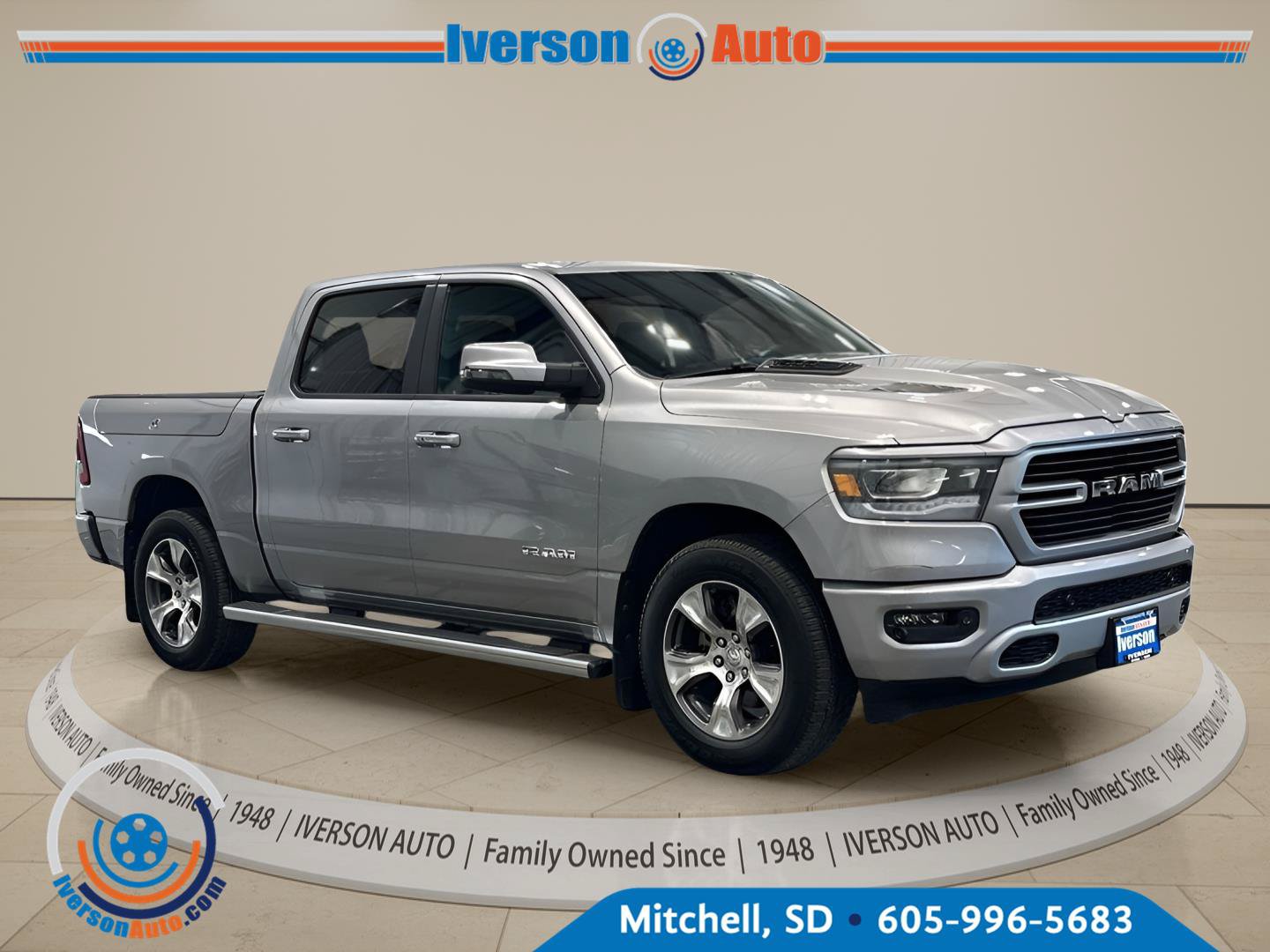 Used 2024 RAM 1500 Laramie AWD/4WD image 1