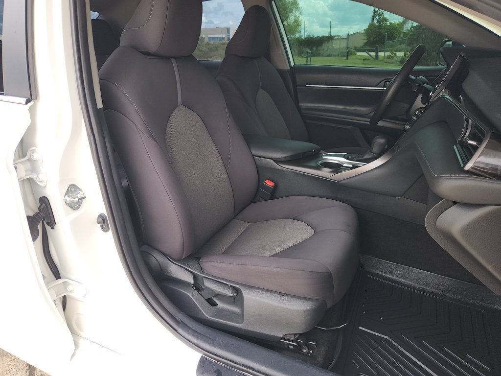 Used 2021 Toyota Camry LE FWD image 16