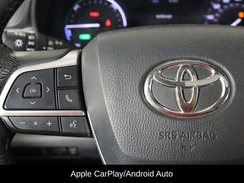 Used 2024 Toyota Sienna XLE AWD/4WD image 8