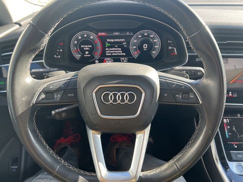 Used 2022 Audi Q8 Premium image 58