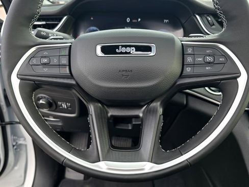 Used 2025 Jeep Grand Cherokee L Laredo w/ Luxury Tech Group I image 15