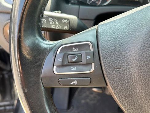 Used 2013 Volkswagen Tiguan S image 20