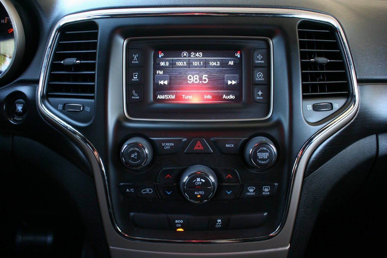 Used 2014 Jeep Grand Cherokee Laredo w/ Quick Order Package 23E AWD/4WD image 19