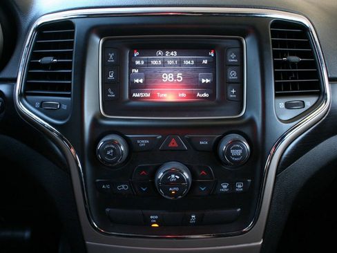 Used 2014 Jeep Grand Cherokee Laredo w/ Quick Order Package 23E AWD/4WD image 19