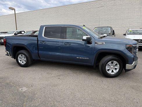 Used 2024 GMC Sierra 1500 SLE RWD image 4