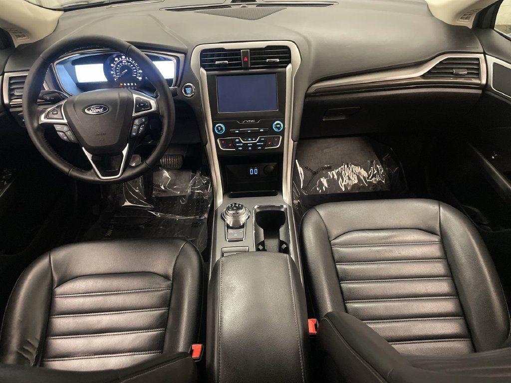 Used 2020 Ford Fusion SEL FWD image 14