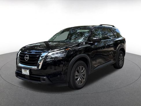 Used 2025 Nissan Pathfinder SV AWD/4WD image 4