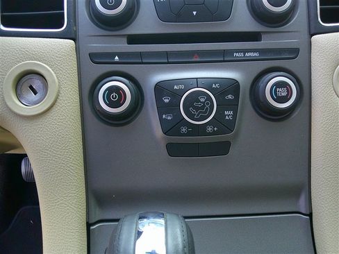 Used 2013 Ford Taurus SEL FWD image 14