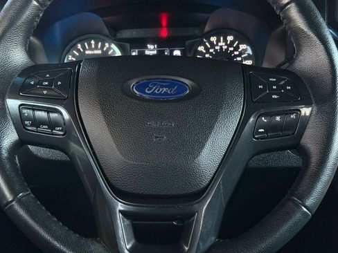 Used 2018 Ford Explorer XLT AWD/4WD image 52