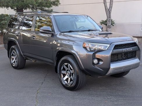 Used 2019 Toyota 4Runner TRD Off-Road Premium image 3