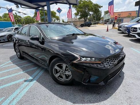 Used 2022 Kia K5 LXS FWD image 2