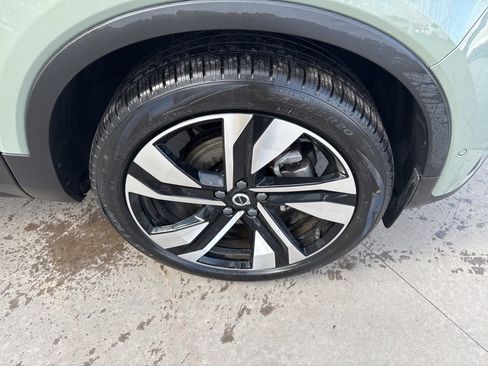 Certified 2025 Volvo XC40 B5 Ultra w/ Protection Package Premier image 12