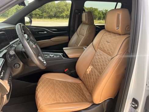 Used 2023 Cadillac Escalade ESV Premium Luxury AWD/4WD image 20