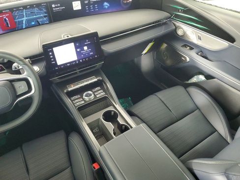 New 2025 Lincoln Nautilus Reserve AWD/4WD image 15