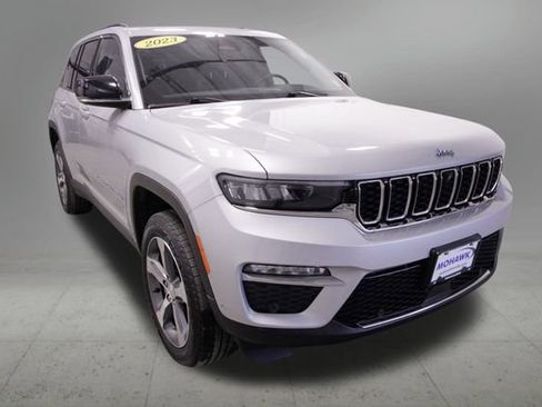 Used 2023 Jeep Grand Cherokee 4WD 4xe w/ Luxury Tech Group II image 8