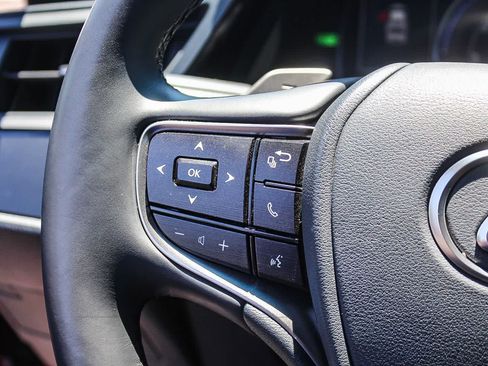 Used 2025 Lexus ES 300h w/ Premium Package FWD image 29