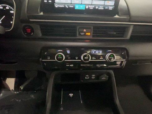 Used 2023 Honda Pilot Touring image 35