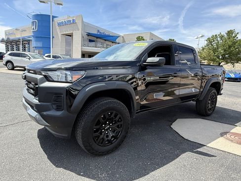 Used 2023 Chevrolet Colorado Trail Boss w/ Advanced Trailering Package AWD/4WD image 9