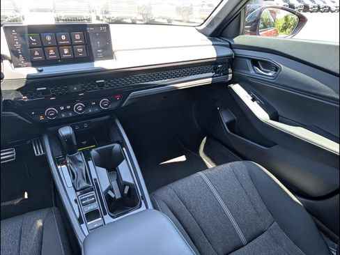 Certified 2025 Honda Accord Sport image 9