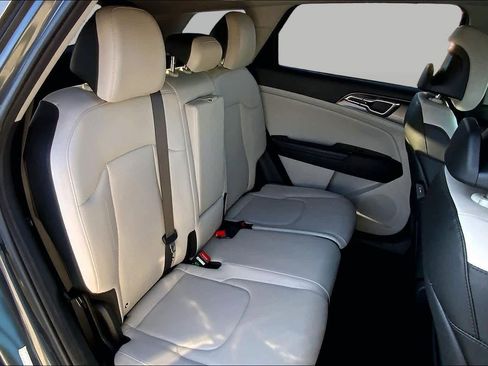 Used 2023 Kia Sportage EX FWD image 19