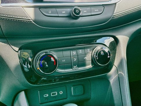 Used 2023 Buick Encore GX Preferred FWD image 17
