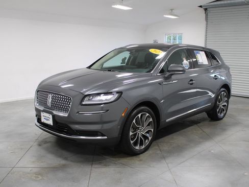 Used 2022 Lincoln Nautilus Reserve w/ Equipment Group 201A image 4