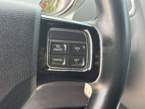 Used 2020 Dodge Grand Caravan SE FWD image 27