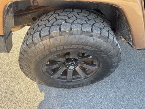 Used 2015 Jeep Wrangler Unlimited Sahara AWD/4WD image 9