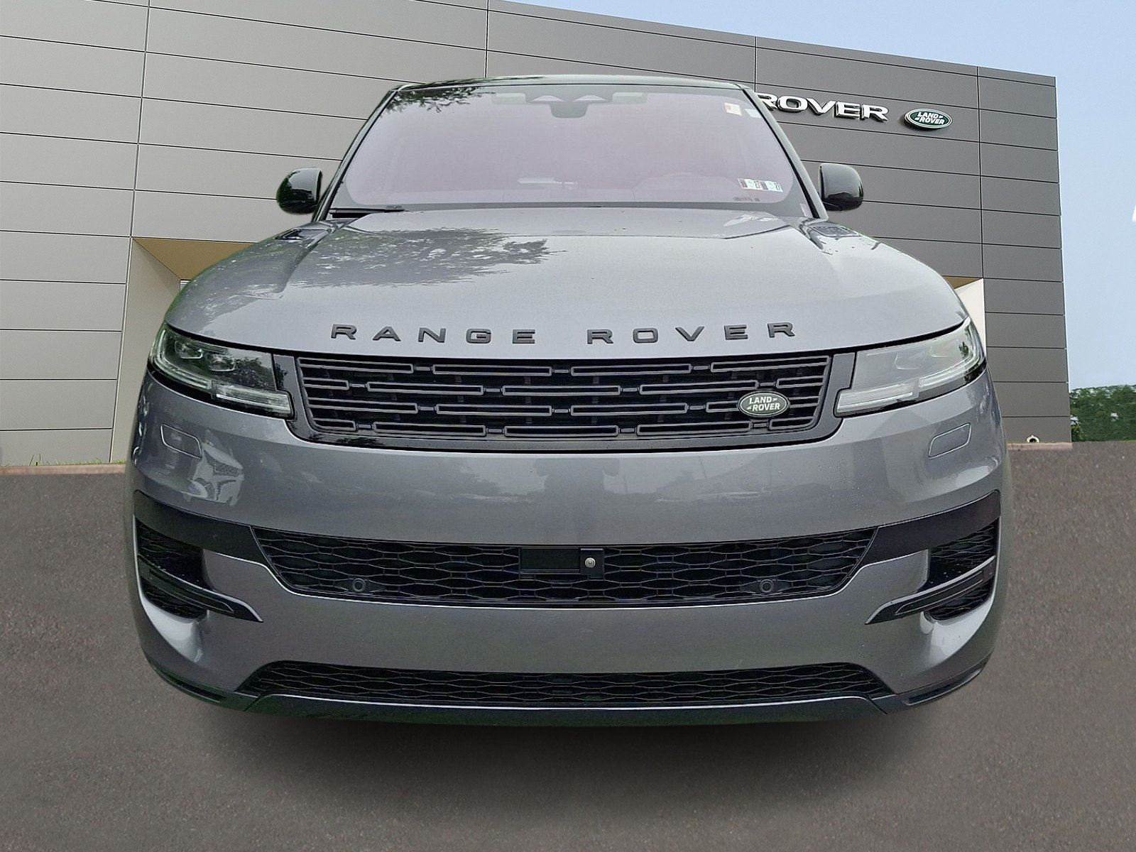 Used 2023 Land Rover Range Rover Sport SE AWD/4WD image 8