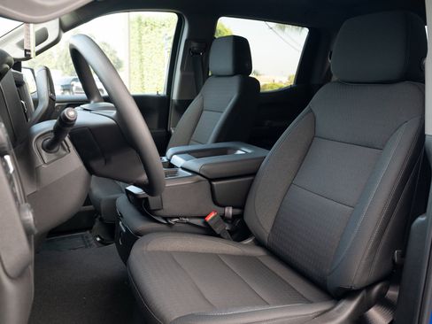 Used 2025 Chevrolet Silverado 1500 Custom image 17