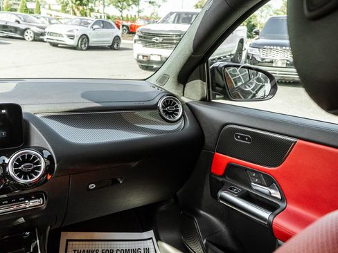 Used 2022 Mercedes-Benz GLA 250 4MATIC image 13