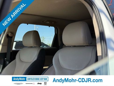 Used 2019 Hyundai Santa Fe Limited image 5