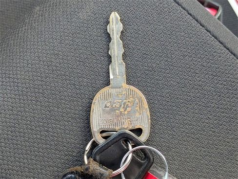 Used 2003 Chevrolet S10 Pickup 2WD Regular Cab image 25