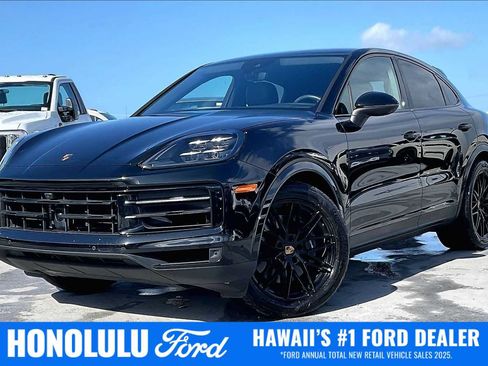 Used 2025 Porsche Cayenne Coupe AWD/4WD image 1