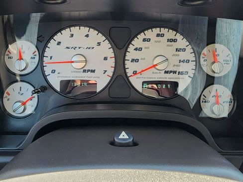 Used 2005 Dodge Ram 1500 Truck 2WD Quad Cab image 26