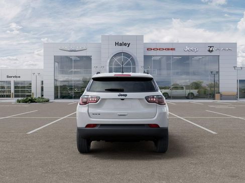 New 2026 Jeep Compass Latitude AWD/4WD image 7