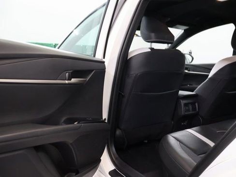 Used 2025 Toyota Camry SE image 29