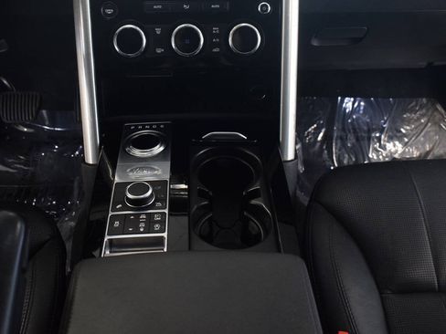 Used 2017 Land Rover Discovery HSE AWD/4WD image 33