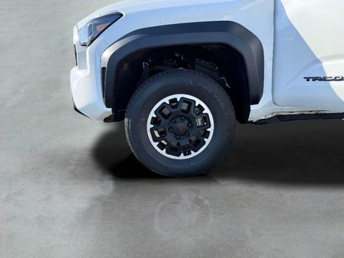 Used 2024 Toyota Tacoma TRD Off-Road image 11