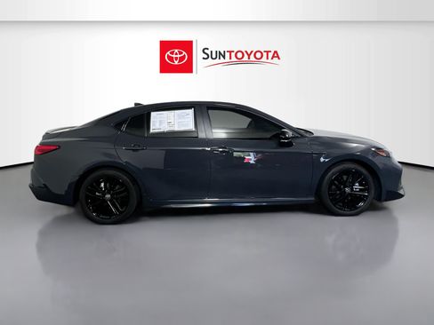 Used 2025 Toyota Camry SE FWD image 2