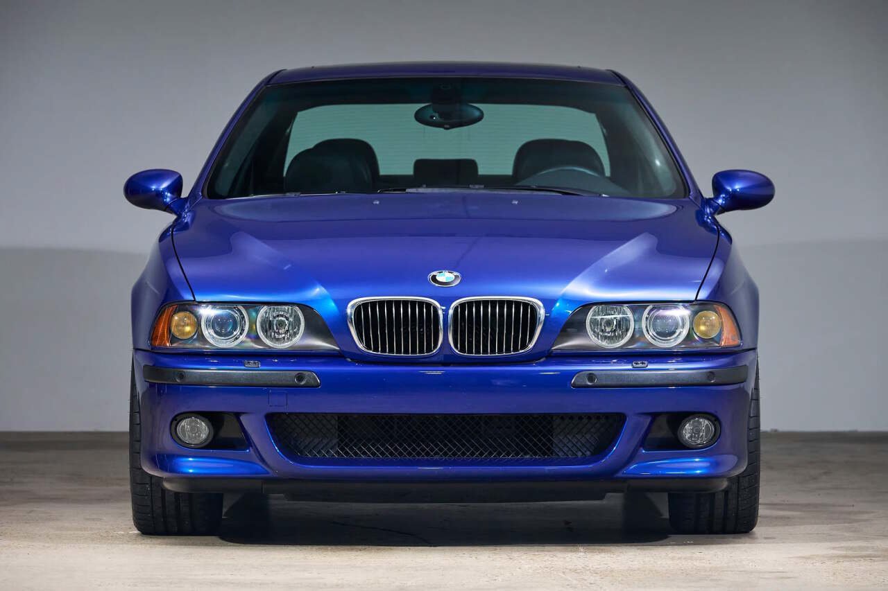 Used 2002 BMW M5 RWD image 2
