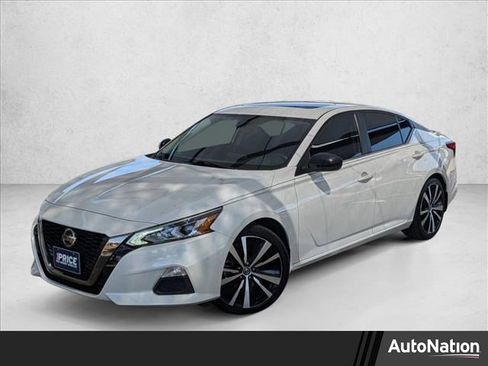 Used 2022 Nissan Altima 2.0 SR image 1