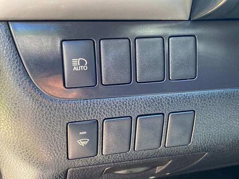 Used 2019 Toyota Highlander LE FWD image 16